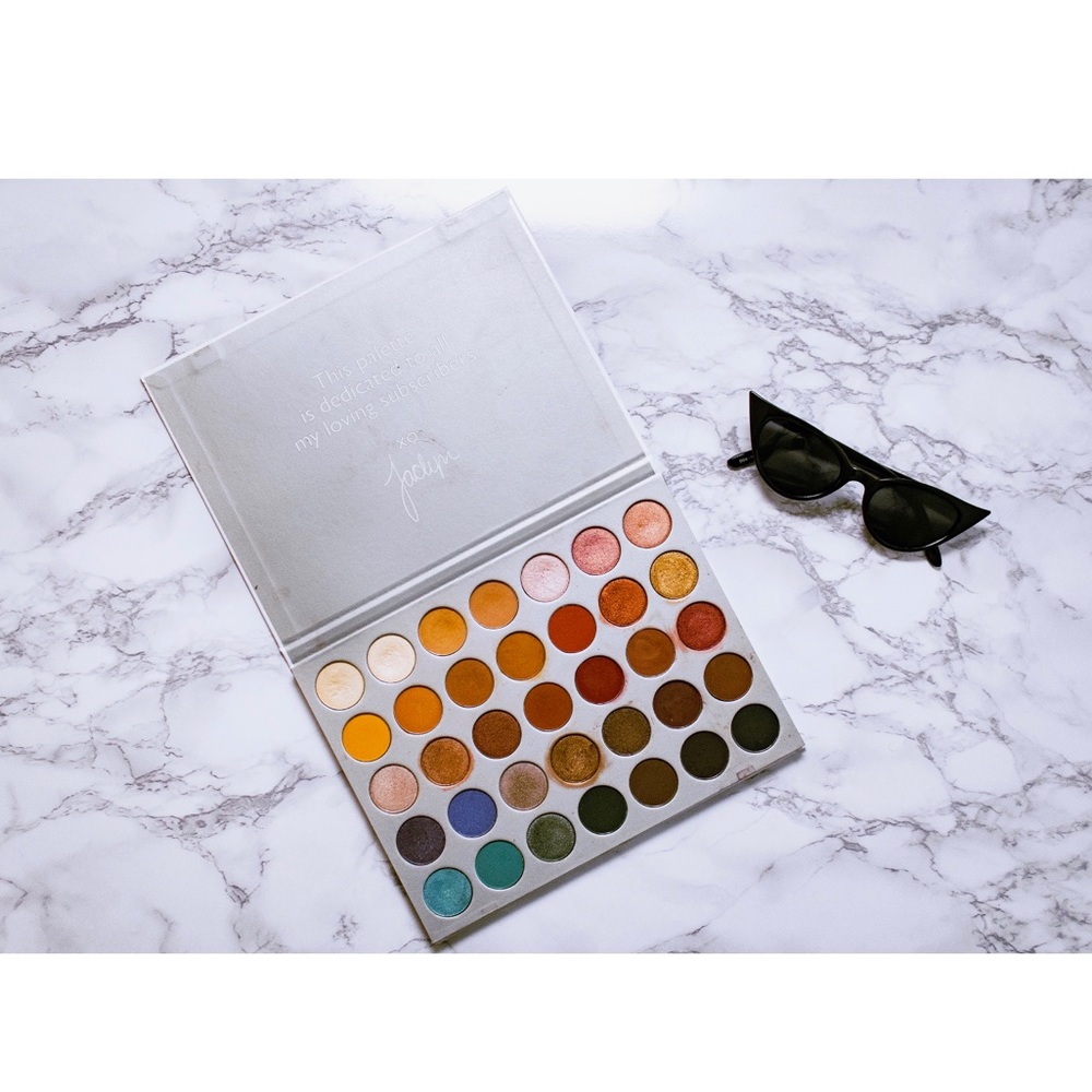 MorphexJaclyn Hill palette